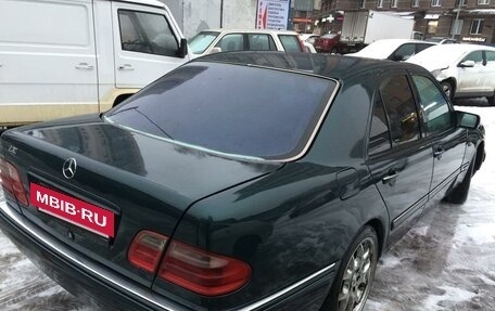 Mercedes-Benz E-Класс, 1996 год, 225 000 рублей, 3 фотография