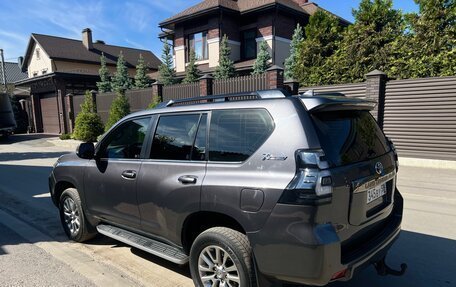 Toyota Land Cruiser Prado 150 рестайлинг 2, 2018 год, 6 200 000 рублей, 5 фотография