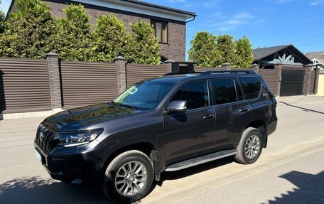 Toyota Land Cruiser Prado 150 рестайлинг 2, 2018 год, 6 200 000 рублей, 4 фотография