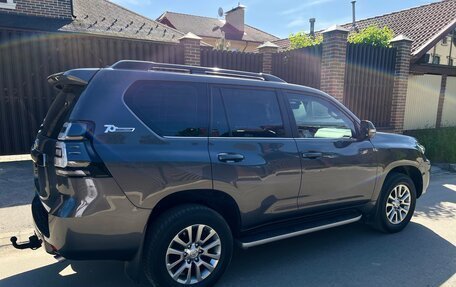 Toyota Land Cruiser Prado 150 рестайлинг 2, 2018 год, 6 200 000 рублей, 8 фотография