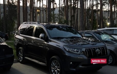 Toyota Land Cruiser Prado 150 рестайлинг 2, 2018 год, 6 200 000 рублей, 29 фотография