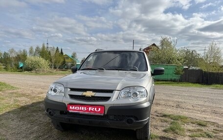 Chevrolet Niva I рестайлинг, 2014 год, 700 000 рублей, 1 фотография