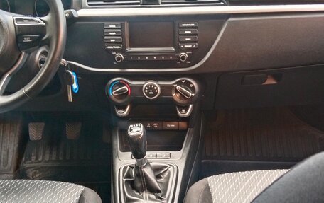 KIA Rio IV, 2018 год, 1 350 000 рублей, 18 фотография