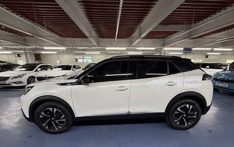 Peugeot 2008 II, 2021 год, 1 740 000 рублей, 6 фотография