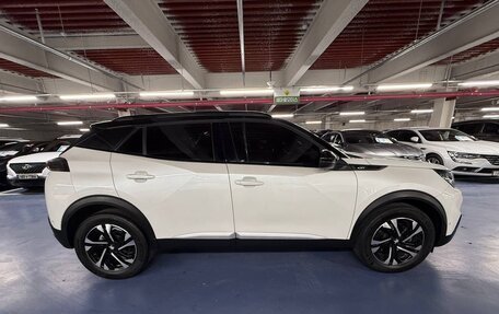 Peugeot 2008 II, 2021 год, 1 740 000 рублей, 7 фотография