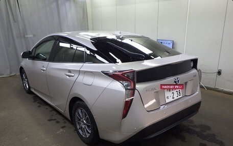 Toyota Prius IV XW50, 2018 год, 1 300 000 рублей, 7 фотография