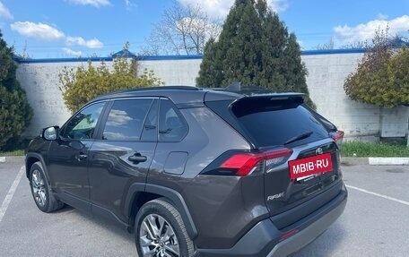 Toyota RAV4, 2021 год, 2 950 000 рублей, 4 фотография