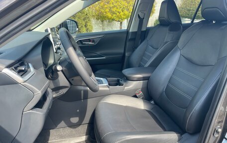 Toyota RAV4, 2021 год, 2 950 000 рублей, 7 фотография