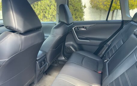 Toyota RAV4, 2021 год, 2 950 000 рублей, 11 фотография