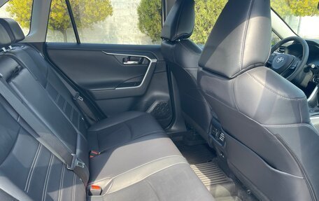 Toyota RAV4, 2021 год, 2 950 000 рублей, 13 фотография