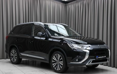 Mitsubishi Outlander III рестайлинг 3, 2019 год, 2 199 000 рублей, 3 фотография