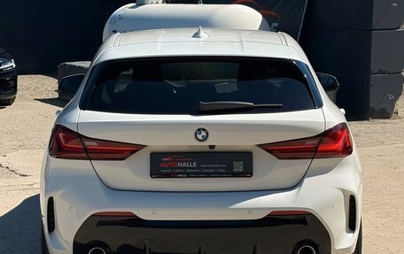 BMW 1 серия, 2023 год, 3 130 000 рублей, 4 фотография