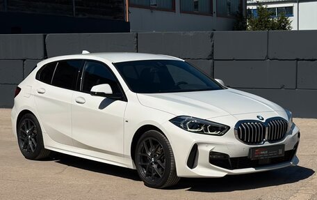BMW 1 серия, 2023 год, 3 130 000 рублей, 6 фотография