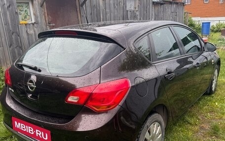 Opel Astra J, 2013 год, 670 000 рублей, 2 фотография