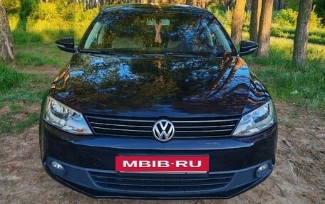 Volkswagen Jetta VI, 2012 год, 945 000 рублей, 2 фотография