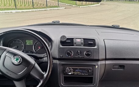 Skoda Fabia II, 2010 год, 350 000 рублей, 14 фотография