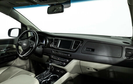 KIA Carnival III, 2018 год, 2 786 900 рублей, 9 фотография