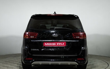 KIA Carnival III, 2018 год, 2 786 900 рублей, 6 фотография