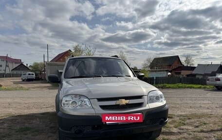 Chevrolet Niva I рестайлинг, 2014 год, 700 000 рублей, 3 фотография