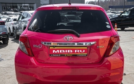Toyota Vitz, 2011 год, 685 000 рублей, 3 фотография