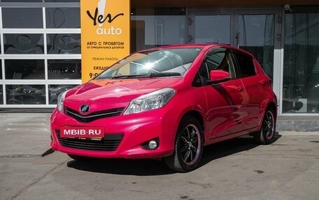 Toyota Vitz, 2011 год, 685 000 рублей, 2 фотография