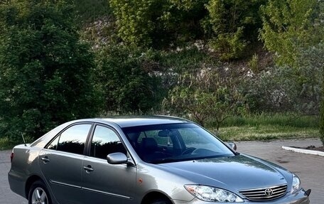 Toyota Camry V40, 2004 год, 890 000 рублей, 1 фотография