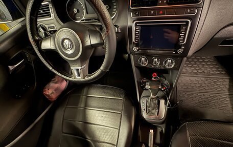 Volkswagen Polo VI (EU Market), 2010 год, 800 000 рублей, 10 фотография