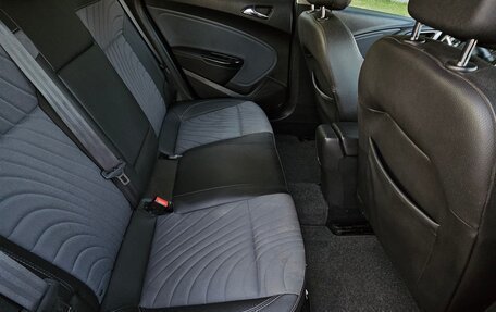 Opel Astra J, 2014 год, 13 фотография