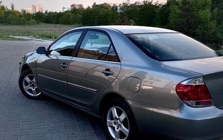 Toyota Camry V40, 2004 год, 890 000 рублей, 3 фотография
