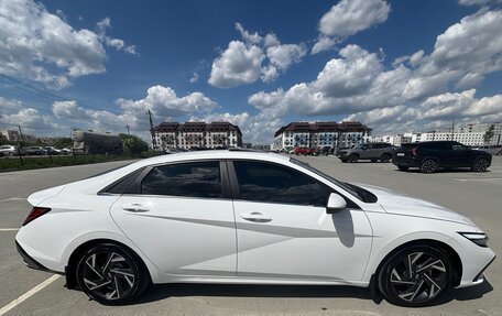 Hyundai Elantra, 2023 год, 2 300 000 рублей, 8 фотография