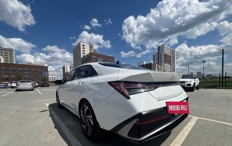 Hyundai Elantra, 2023 год, 2 300 000 рублей, 4 фотография