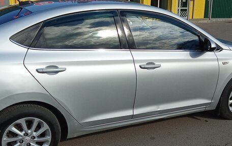 Hyundai Solaris II рестайлинг, 2018 год, 950 000 рублей, 6 фотография