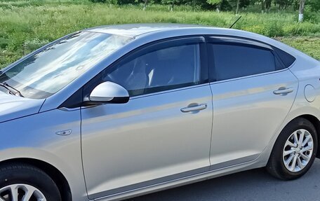 Hyundai Solaris II рестайлинг, 2018 год, 950 000 рублей, 3 фотография
