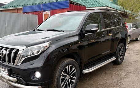 Toyota Land Cruiser Prado 150 рестайлинг 2, 2016 год, 4 000 000 рублей, 10 фотография