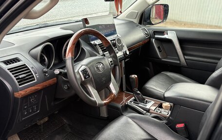 Toyota Land Cruiser Prado 150 рестайлинг 2, 2016 год, 4 000 000 рублей, 11 фотография