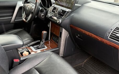 Toyota Land Cruiser Prado 150 рестайлинг 2, 2016 год, 4 000 000 рублей, 12 фотография