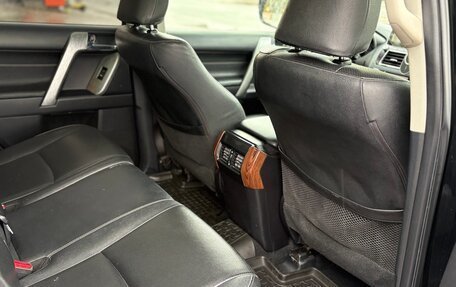 Toyota Land Cruiser Prado 150 рестайлинг 2, 2016 год, 4 000 000 рублей, 15 фотография