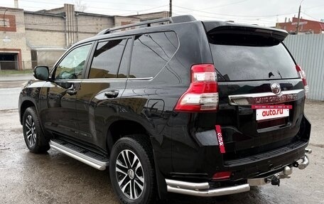 Toyota Land Cruiser Prado 150 рестайлинг 2, 2016 год, 4 000 000 рублей, 8 фотография