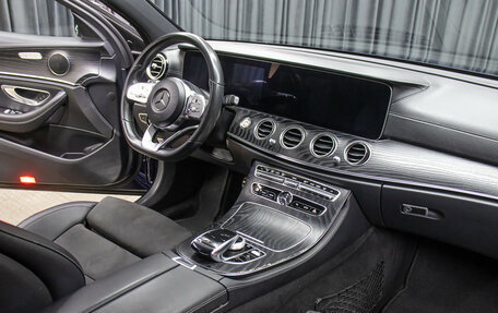 Mercedes-Benz E-Класс, 2019 год, 3 549 000 рублей, 11 фотография