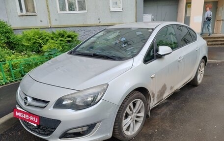 Opel Astra J, 2012 год, 700 000 рублей, 2 фотография