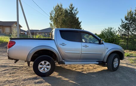 Mitsubishi L200 IV рестайлинг, 2011 год, 1 640 000 рублей, 6 фотография