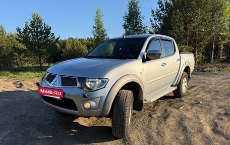 Mitsubishi L200 IV рестайлинг, 2011 год, 1 640 000 рублей, 2 фотография
