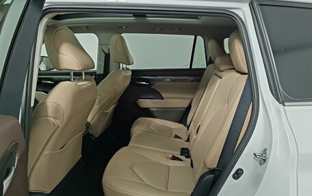 Toyota Highlander, 2026 год, 6 490 000 рублей, 18 фотография
