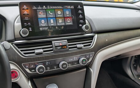 Honda Accord IX рестайлинг, 2018 год, 2 370 000 рублей, 21 фотография