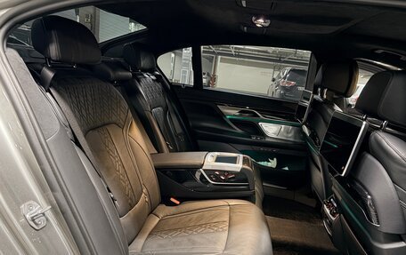 BMW 7 серия, 2019 год, 8 000 000 рублей, 17 фотография