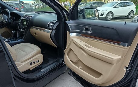 Ford Explorer VI, 2017 год, 2 450 000 рублей, 15 фотография