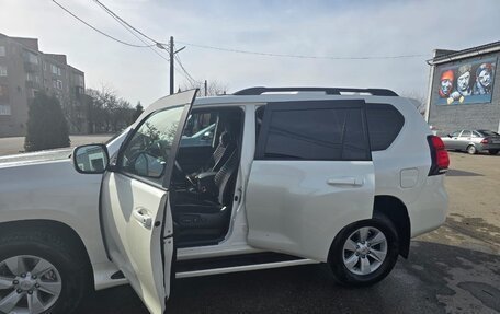Toyota Land Cruiser Prado 150 рестайлинг 2, 2021 год, 5 500 000 рублей, 2 фотография