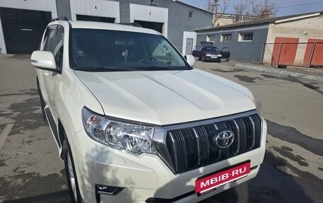 Toyota Land Cruiser Prado 150 рестайлинг 2, 2021 год, 5 500 000 рублей, 5 фотография