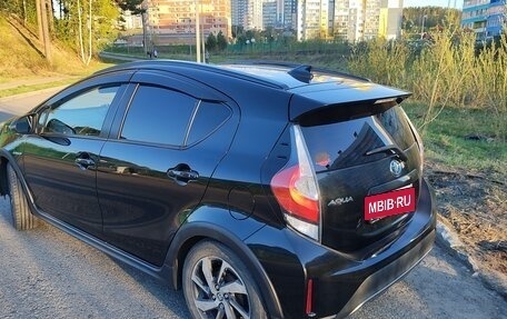 Toyota Aqua I, 2017 год, 1 400 000 рублей, 6 фотография