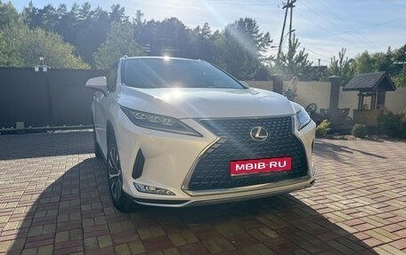 Lexus RX IV рестайлинг, 2020 год, 5 000 000 рублей, 1 фотография
